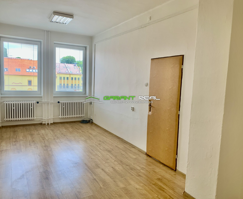 GARANT REAL - prenájom 2 prepojené kancelárske priestory 35 m2, Prešov, centrum, Slovenská ul. č. 69