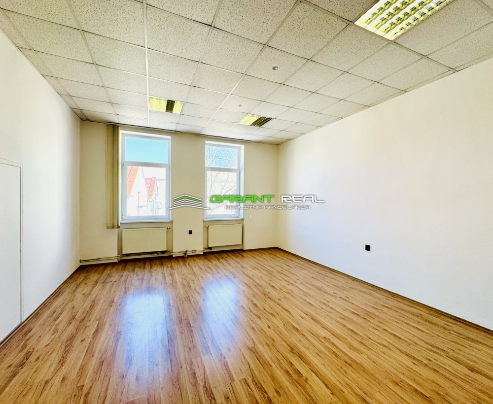 GARANT REAL - prenájom kancelária 30 m2, Prešov, Františkánske námestie