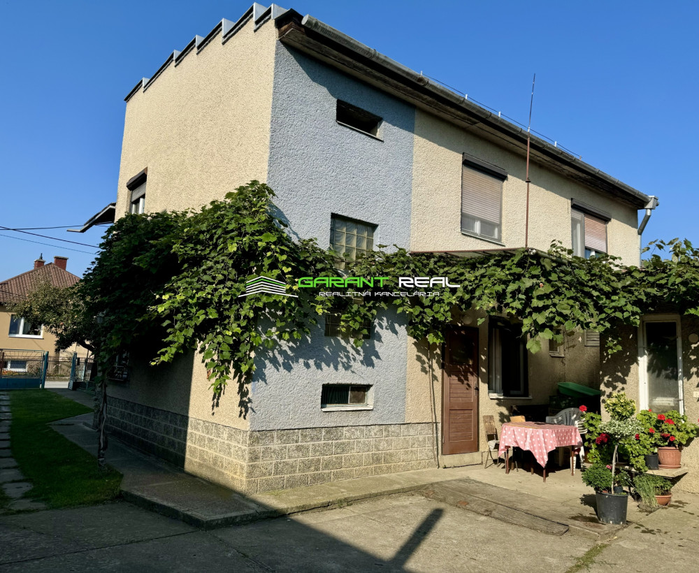 GARANT REAL predaj 2-podlažný rodinný dom dvojgeneračný, s garážou, pozemok 1891 m2, Svinia, okr. Prešov