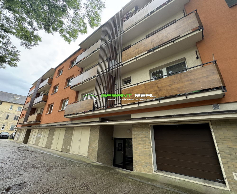 GARANT REAL - predaj 3-izbový tehlový byt 88 m2 s loggiou, balkónom a vlastným kúrením, s garážou, Prešov, širšie centrum