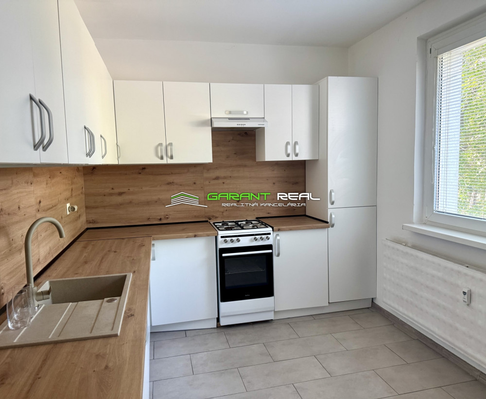 GARANT REAL - prenájom 3-izbový byt, čiastočne zariadený, 72 m2, s loggiou, L. Novomeského, Prešov - Sekčov