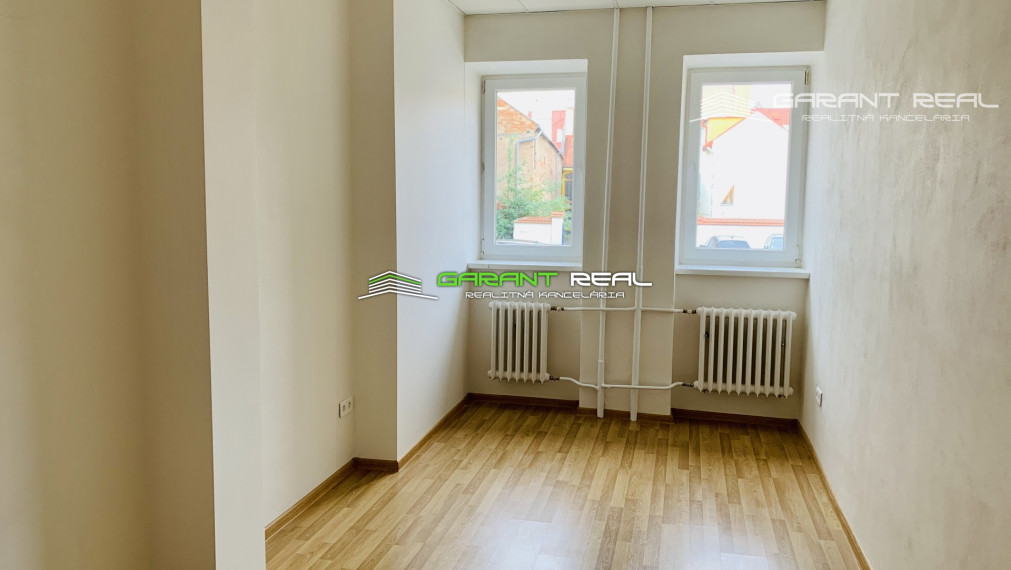GARANT REAL - prenájom 2 prepojené kancelárske priestory 35 m2, Prešov, centrum, Slovenská ul. č. 69