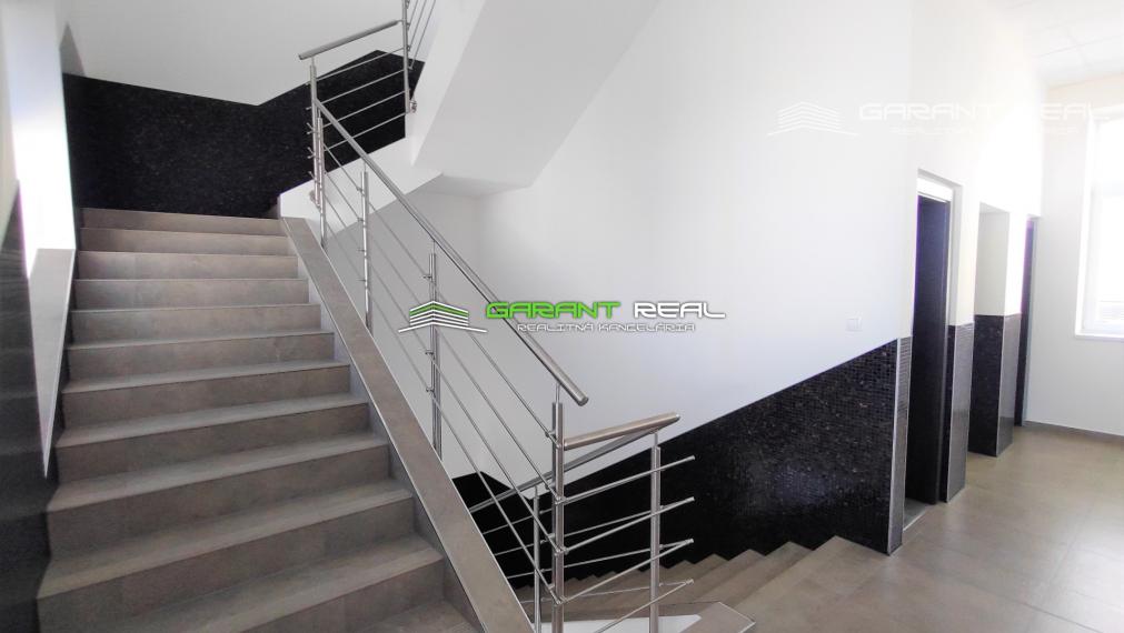 GARANT REAL - prenájom kancelárskych priestorov, 22 m2 - 34,10 m2, Masarykova ulica, Prešov
