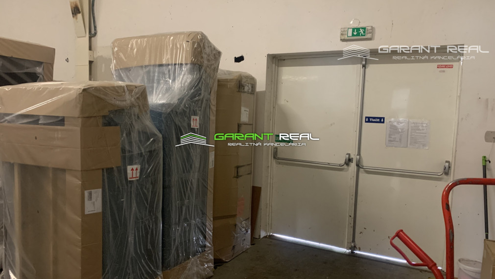 GARANT REAL - prenájom obchodný priestor 657 m2 v rámci obchodného centra Black Red White, Pod Táborom, Sídlisko Sekčov,, Prešov