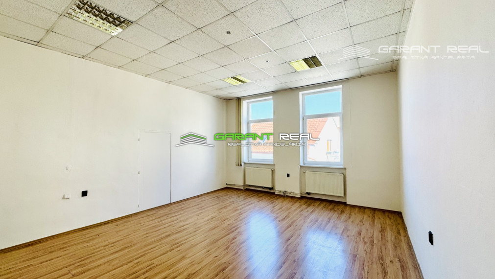 GARANT REAL - prenájom kancelária 30 m2, Prešov, Františkánske námestie