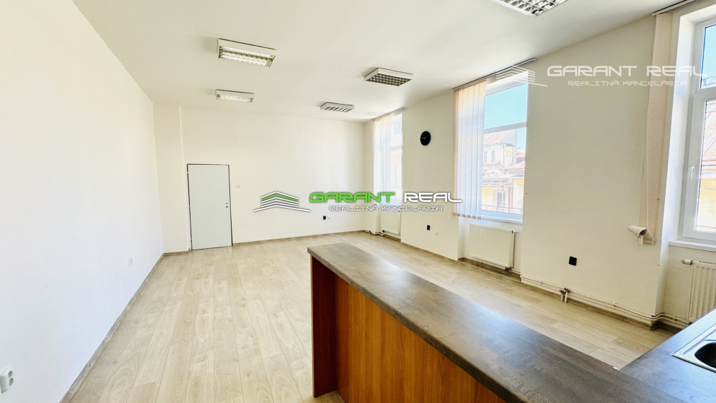 GARANT REAL - prenájom kancelária 40 m2, Prešov, Františkánske námestie