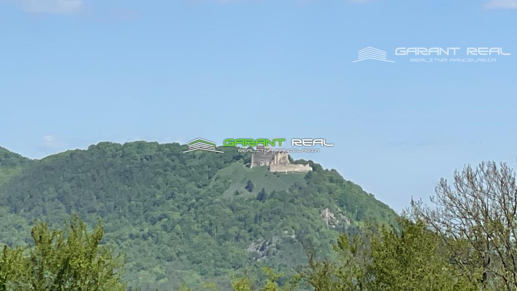 GARANT REAL - exkluzívne stavebný pozemok 570 m2, s výhľadom na Kapušiansky hrad, Vyšná Šebastová - Severná