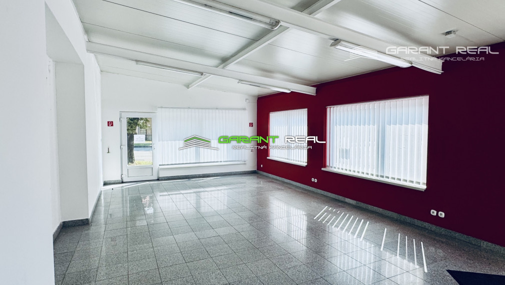 GARANT REAL - prenájom klimatizovaný obchodný priestor 110 m2, resp. priestor na služby, s parkovaním, Prešov, Masarykova ul.