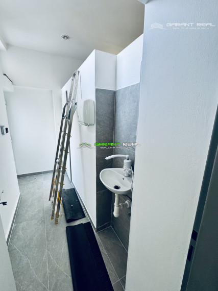 GARANT REAL - prenájom klimatizovaný obchodný priestor 110 m2, resp. priestor na služby, s parkovaním, Prešov, Masarykova ul.