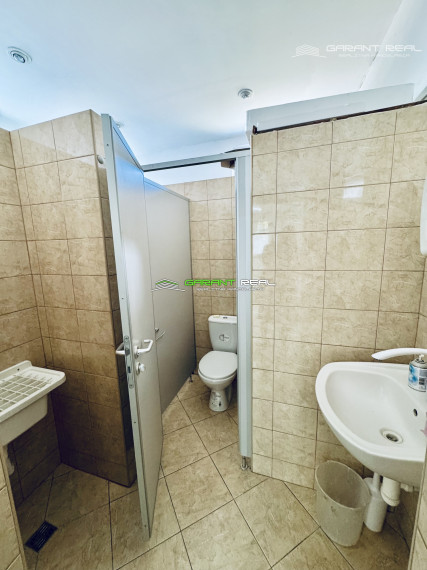 GARANT REAL - prenájom klimatizovaný obchodný priestor 110 m2, resp. priestor na služby, s parkovaním, Prešov, Masarykova ul.