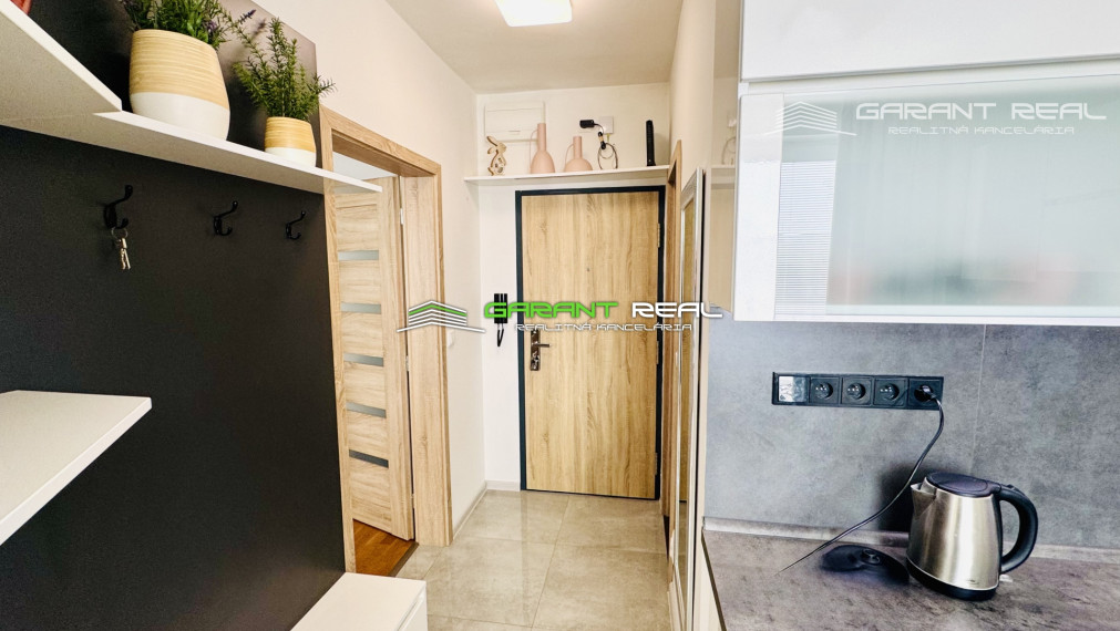 GARANT REAL - prenájom luxusný, zariadený 1-izbový byt s loggiou, Prešov, Sídlisko III, Mukačevská ul.