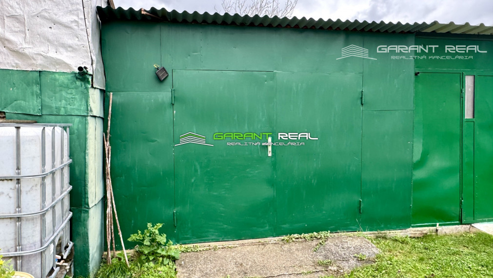 GARANT REAL predaj 3-izbový tehlový byt 50 m2, so samostatným kúrením, so záhradkou a garážou, Veľký Šariš, Matice slovenskej