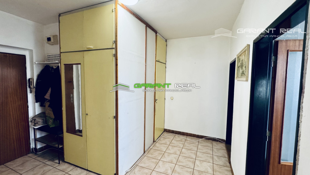 GARANT REAL - predaj 3-izbový tehlový byt 90 m2 s 2 loggiami, Prešov, Sídlisko II, Nábrežná ul.