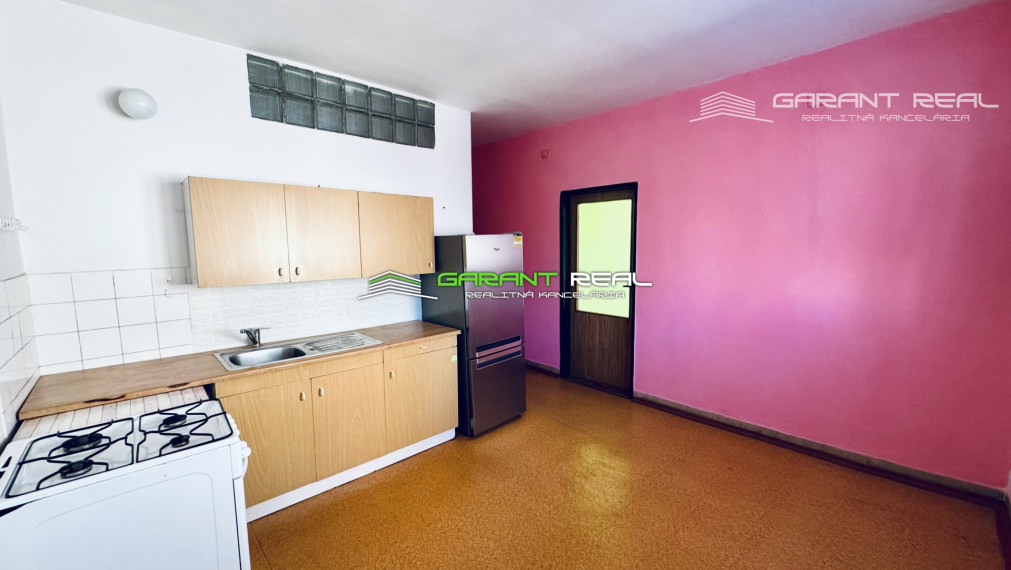 GARANT REAL - predaj 3-izbový tehlový byt 90 m2 s 2 loggiami, Prešov, Sídlisko II, Nábrežná ul.