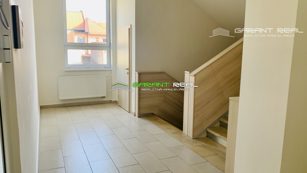 GARANT REAL - prenájom kancelária 43 m2 na 3. poschodí v kompletne novo zrekonštruovanej administratívnej budove, Prešov, Jarková 14