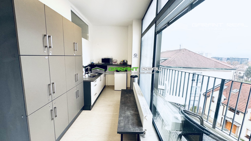 GARANT REAL - prenájom kancelária 43 m2 na 3. poschodí v kompletne novo zrekonštruovanej administratívnej budove, Prešov, Jarková 14