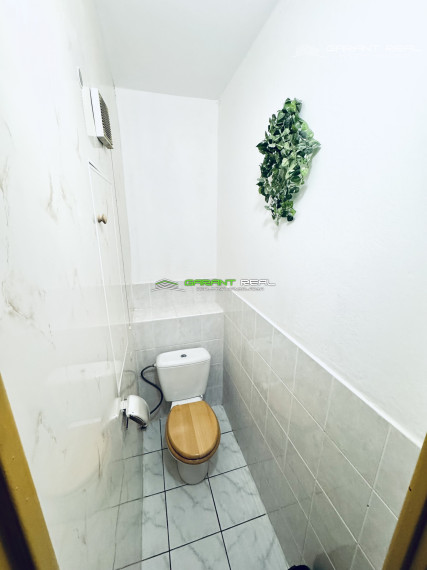 GARANT REAL - prenájom 2-izbový byt 52 m2 s loggiou, zariadený, po rekonštrukcii, Prešov, centrum, Hviezdoslavova ul.