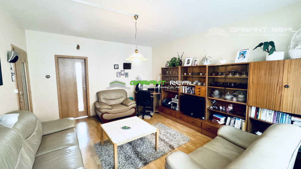 GARANT REAL - prenájom 2-izbový byt 52 m2 s loggiou, zariadený, po rekonštrukcii, Prešov, centrum, Hviezdoslavova ul.