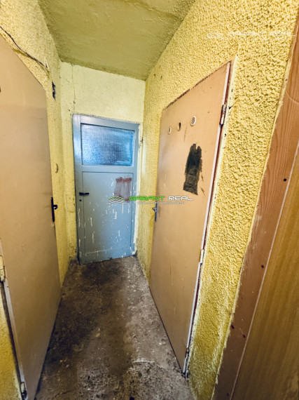 "REZERVOVANÉ" GARANT REAL predaj 3-izbový tehlový byt 57 m2, so samostatným kúrením, so záhradkou a garážou, Veľký Šariš, Matice slovenskej