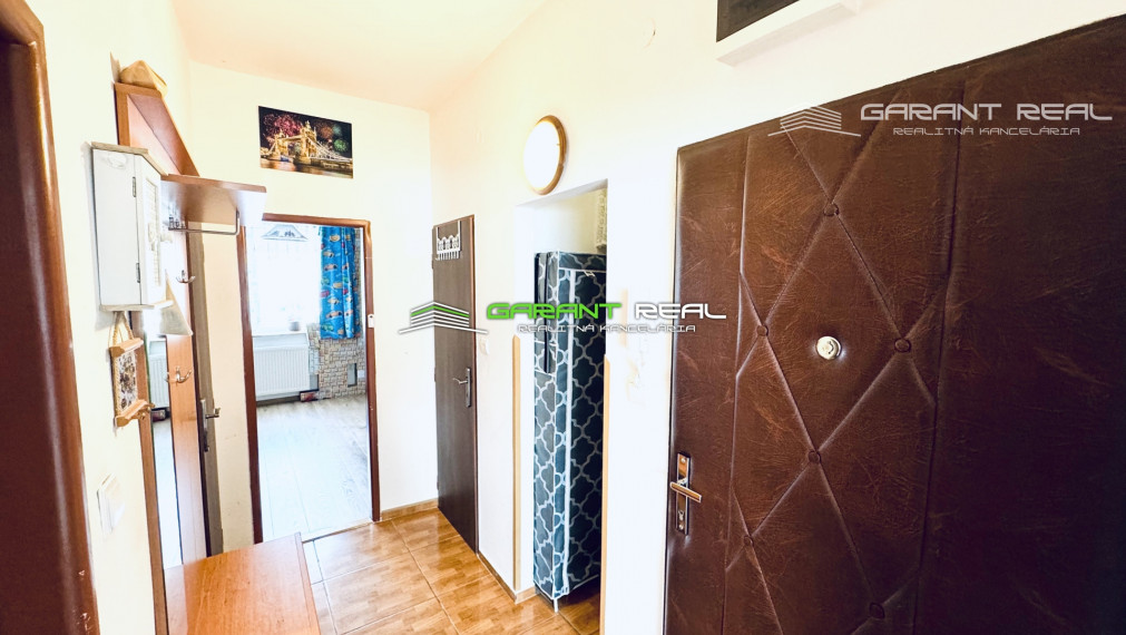 "REZERVOVANÉ" GARANT REAL predaj 3-izbový tehlový byt 57 m2, so samostatným kúrením, so záhradkou a garážou, Veľký Šariš, Matice slovenskej