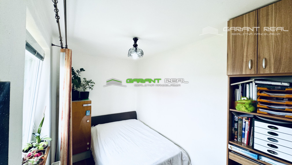 "REZERVOVANÉ" GARANT REAL predaj 3-izbový tehlový byt 57 m2, so samostatným kúrením, so záhradkou a garážou, Veľký Šariš, Matice slovenskej