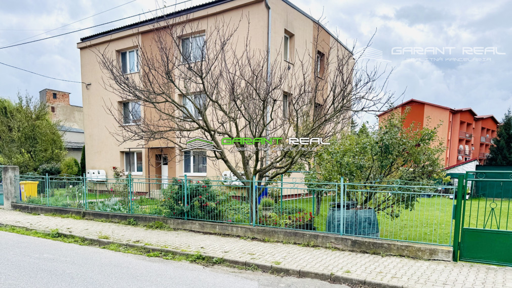 "REZERVOVANÉ" GARANT REAL predaj 3-izbový tehlový byt 57 m2, so samostatným kúrením, so záhradkou a garážou, Veľký Šariš, Matice slovenskej