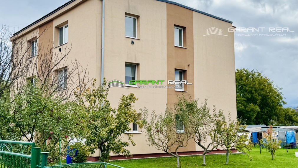 "REZERVOVANÉ" GARANT REAL predaj 3-izbový tehlový byt 57 m2, so samostatným kúrením, so záhradkou a garážou, Veľký Šariš, Matice slovenskej