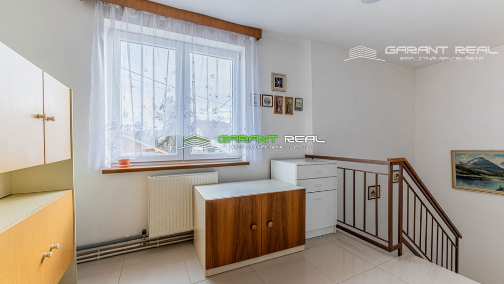 GARANT REAL - predaj 4-izbový byt v rodinnom dome, 105 m2, so záhradou 300 m2 a prístreškom na parkovanie, Prešov, Nižná Šebastová