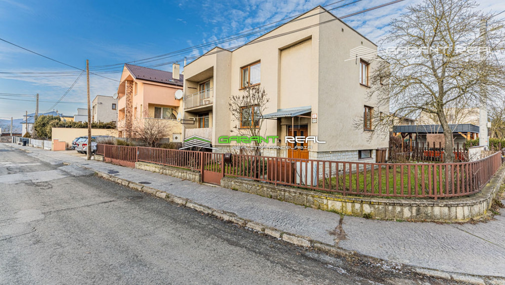 GARANT REAL - predaj 4-izbový byt v rodinnom dome, 105 m2, so záhradou 300 m2 a prístreškom na parkovanie, Prešov, Nižná Šebastová