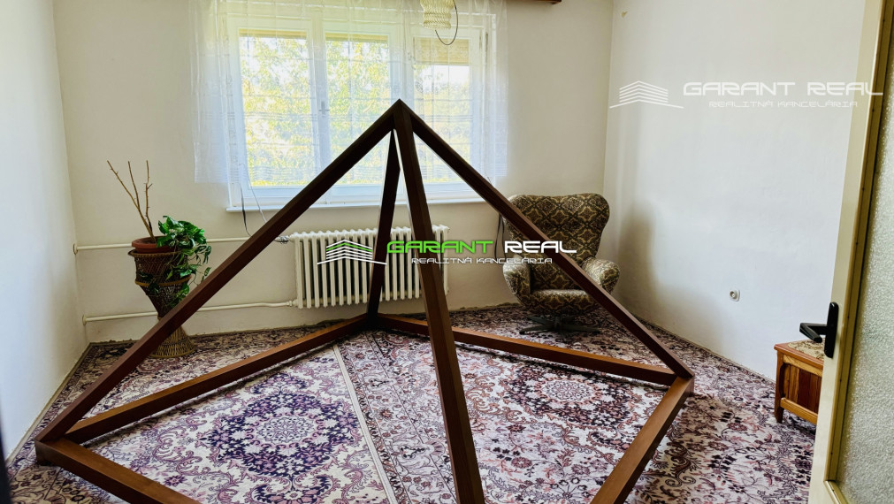 GARANT REAL - predaj 2-podlažný rodinný dom dvojgeneračný, s garážou, pozemok 1891 m2, Svinia, okr. Prešov