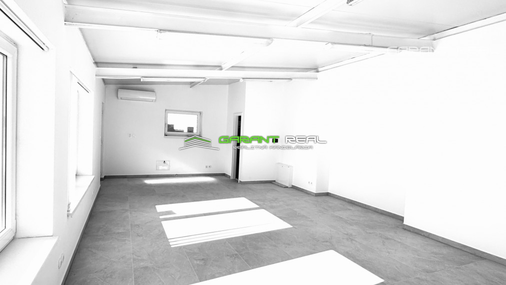 GARANT REAL - prenájom zrekonštruovaný klimatizovaný obchodný priestor 50 m2, resp. priestor na služby s parkovaním, Prešov, Masarykova ul.