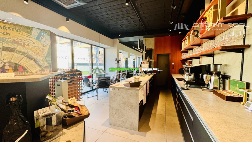 GARANT REAL - predaj kaviareň a vinotéka, 80 m2, Košice, Staré mesto, Kasárenské námestie
