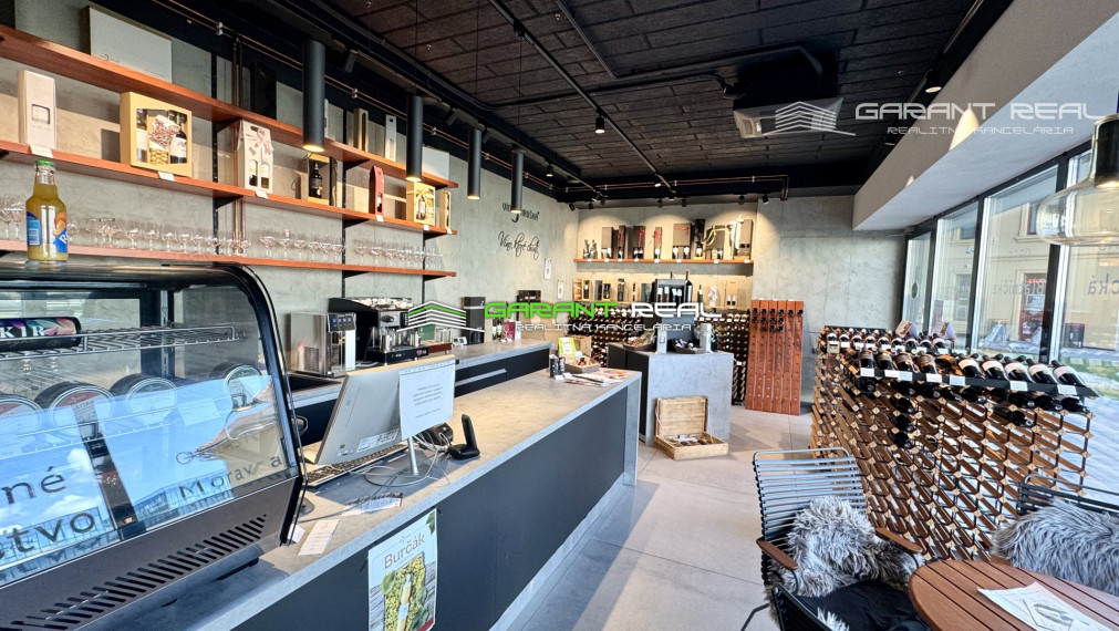 GARANT REAL - predaj kaviareň a vinotéka, 80 m2, Košice, Staré mesto, Kasárenské námestie