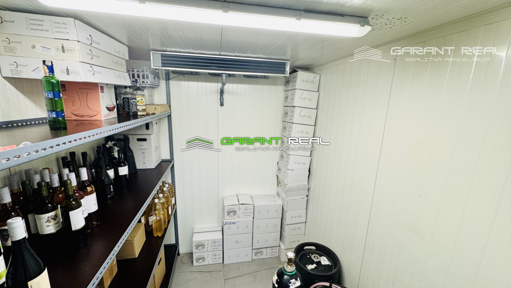 GARANT REAL - predaj kaviareň a vinotéka, 80 m2, Košice, Staré mesto, Kasárenské námestie