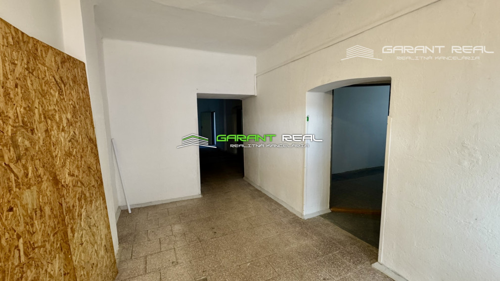 GARANT REAL - prenájom skladový priestor s nakladacou rampou,130 m2, Prešov, širšie centrum, Radlinského ulica