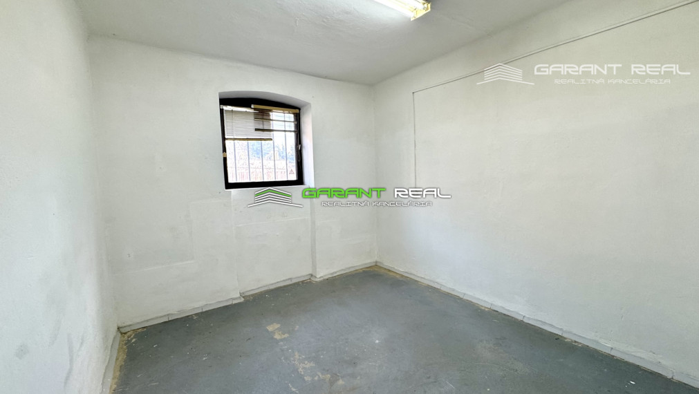 GARANT REAL - prenájom skladový priestor s nakladacou rampou,130 m2, Prešov, širšie centrum, Radlinského ulica