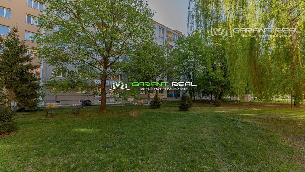 GARANT REAL - predaj 3-izbový byt 67 m2 s loggiou 4 m2, Októbrová ulica, Sídlisko II, Prešov