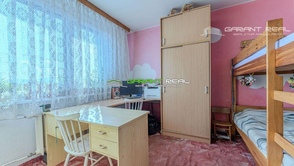GARANT REAL - predaj 3-izbový byt 67 m2 s loggiou 4 m2, Októbrová ulica, Sídlisko II, Prešov