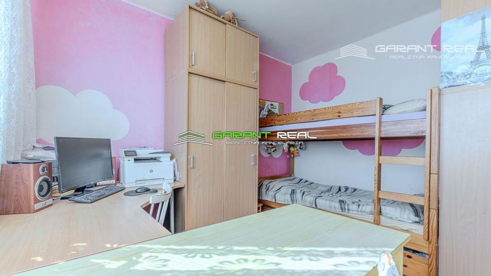 GARANT REAL - predaj 3-izbový byt 67 m2 s loggiou 4 m2, Októbrová ulica, Sídlisko II, Prešov