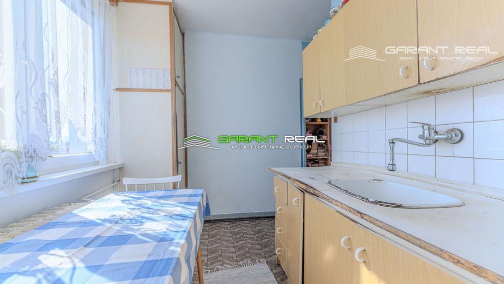 GARANT REAL - predaj 3-izbový byt 67 m2 s loggiou 4 m2, Októbrová ulica, Sídlisko II, Prešov