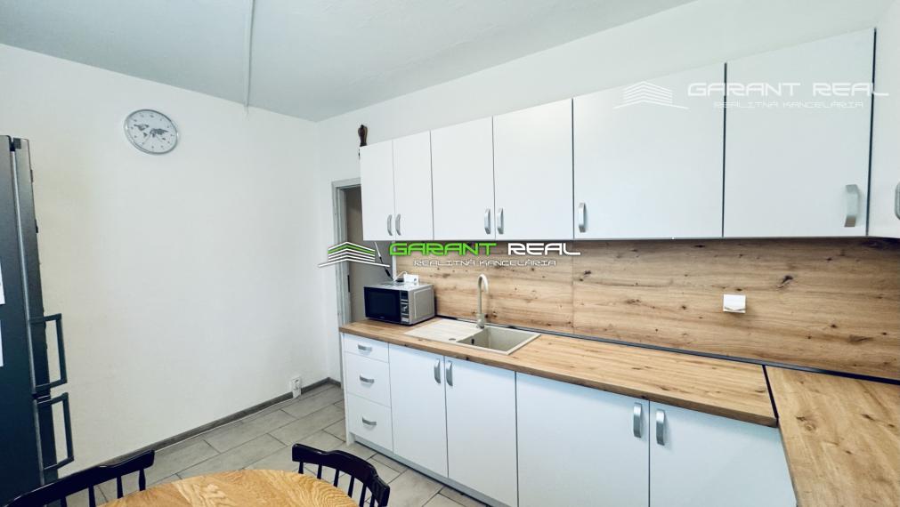 GARANT REAL - prenájom 3-izbový byt, čiastočne zariadený, 72 m2, s loggiou, L. Novomeského, Prešov - Sekčov