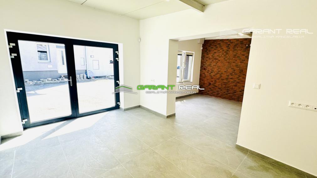 GARANT REAL - prenájom klimatizovaný obchodný priestor 50 m2, resp. priestor na služby, s parkovaním, Prešov, Masarykova ul.