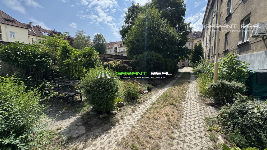 GARANT REAL - predaj 2-izbový tehlový byt 82 m2 + loggia 5 m2 + pivnica + záhradka za blokom, Košice, Staré mesto, Letná ulica