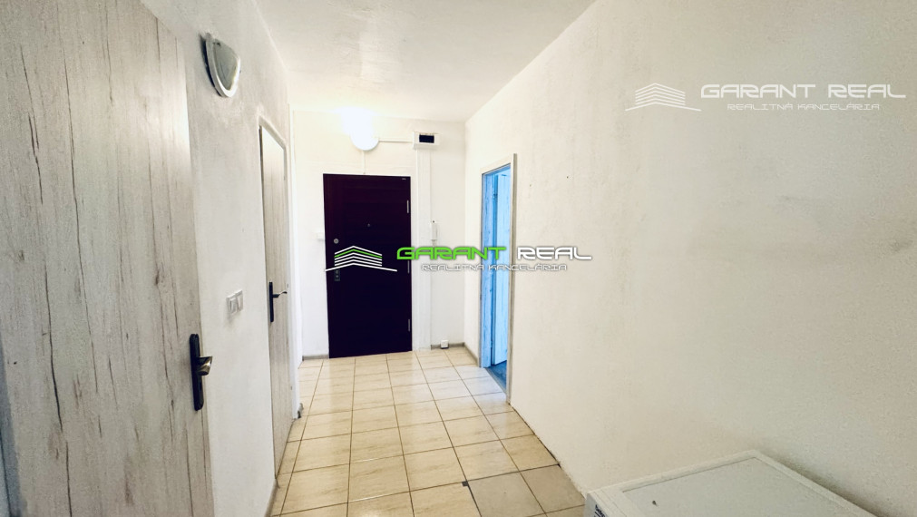 GARANT REAL - prenájom 3-izbový byt, čiastočne zariadený, 72 m2, s loggiou, L. Novomeského, Prešov - Sekčov