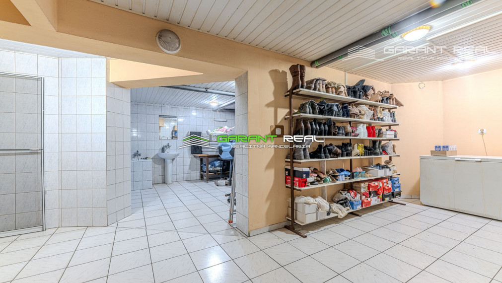 GARANT REAL - PRIESTRANNÝ TEHLOVÝ RODINNÝ DOM V TICHOM PROSTREDÍ – PODHORANY