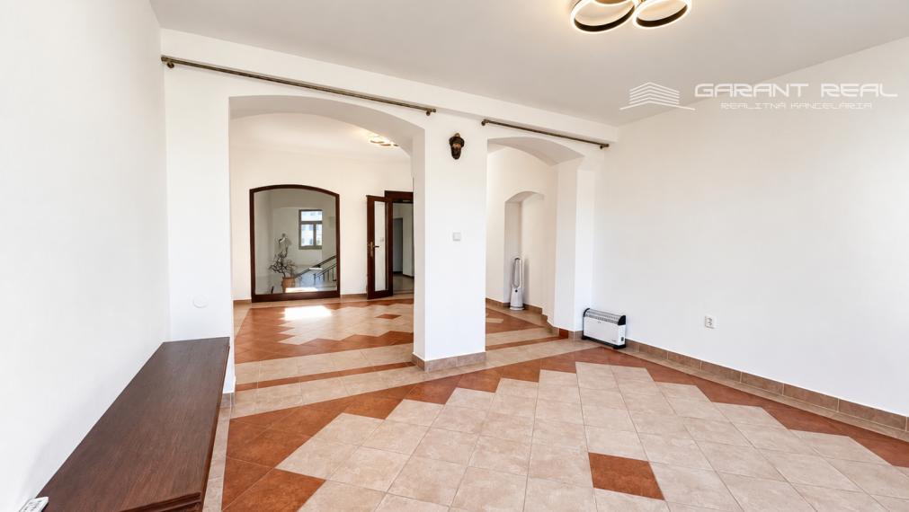 GARANT REAL - prenájom obchodno - kancelárske priestory, Hlavná ulica, 110 m2