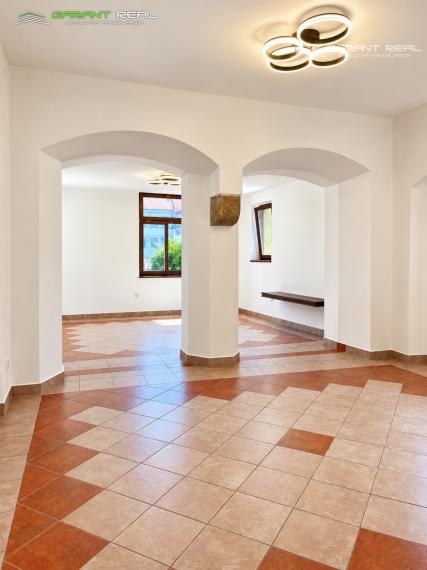 GARANT REAL - prenájom obchodno - kancelárske priestory, Hlavná ulica, 110 m2