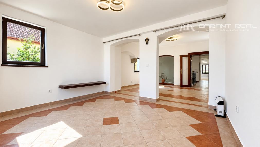 GARANT REAL - prenájom obchodno - kancelárske priestory, Hlavná ulica, 110 m2