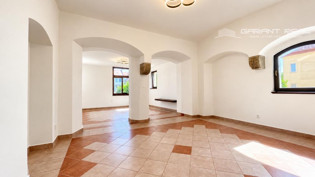 GARANT REAL - prenájom obchodno - kancelárske priestory, Hlavná ulica, 110 m2