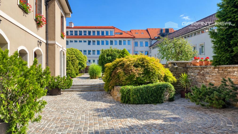 GARANT REAL – prenájom priestranného atypického 3-izbového bytu, 166 m², historické centrum Prešova